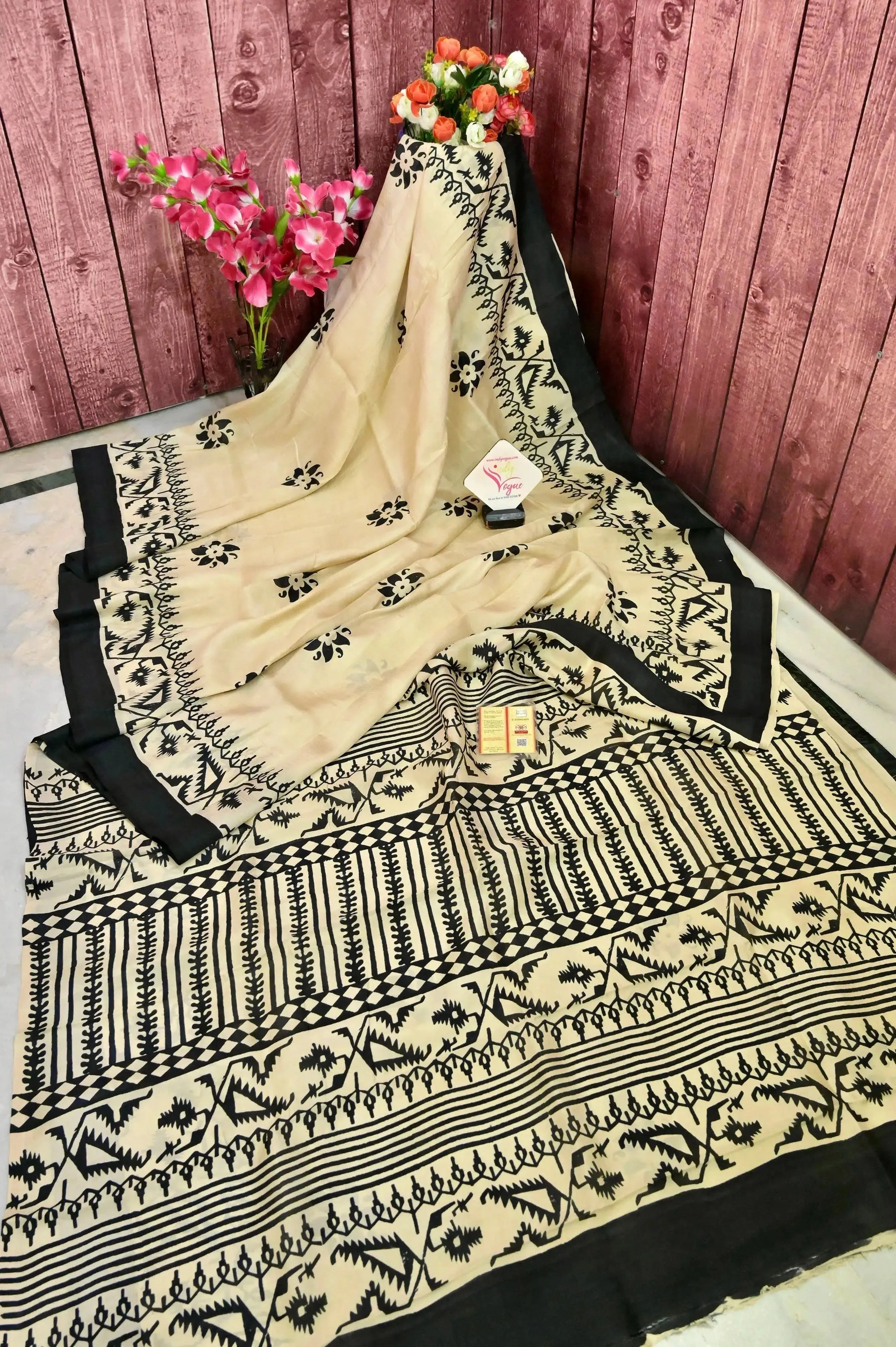 Offwhite and Black Color Pure Bishnupur Silk Saree with Jamdani Hand Block